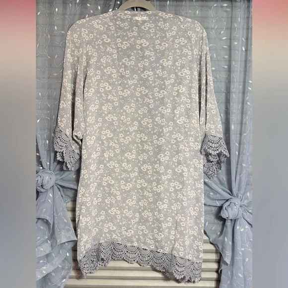 Maurices Light Blue Floral Kimono Top - Picture 2 of 5